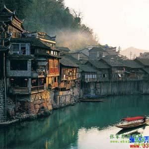 【長沙往返路線1】張家界、鳳凰古城、天子山、黃龍洞三晚四日游